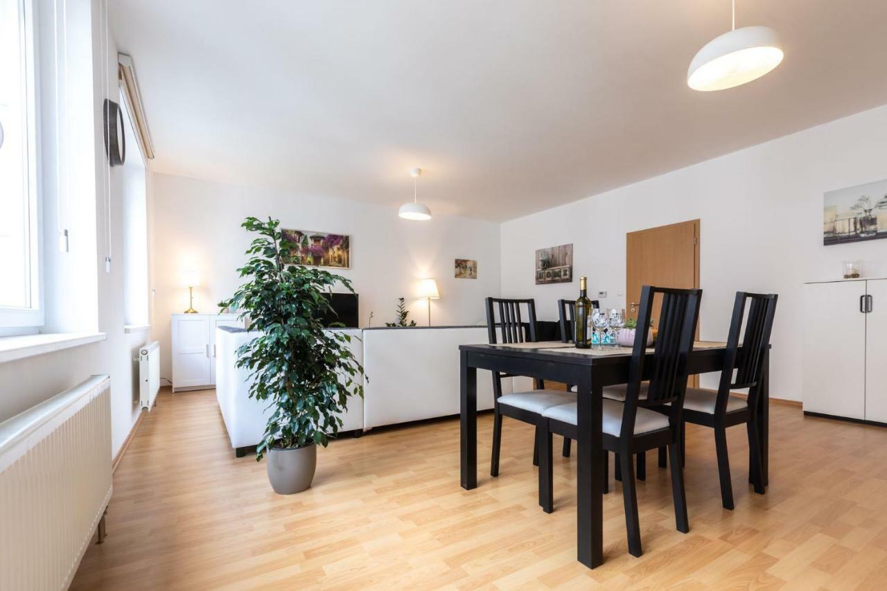 Spacious Apartment In The Old Town Of Bratislava Exteriér fotografie