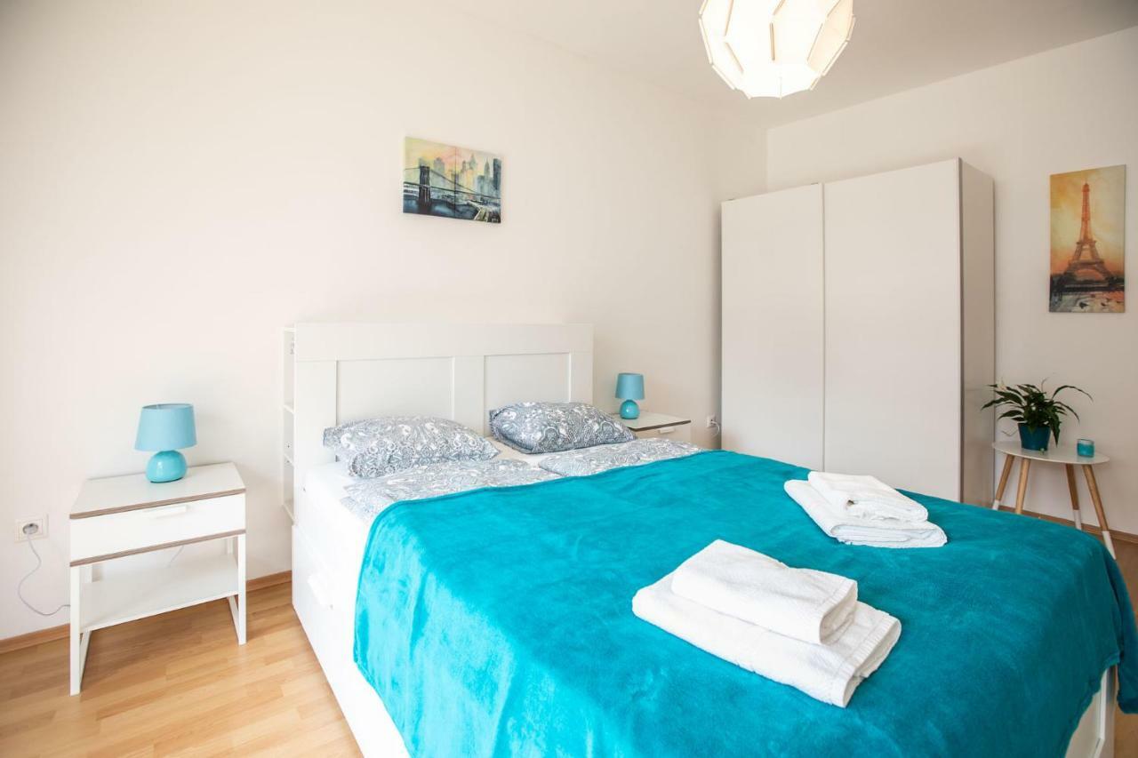 Spacious Apartment In The Old Town Of Bratislava Exteriér fotografie